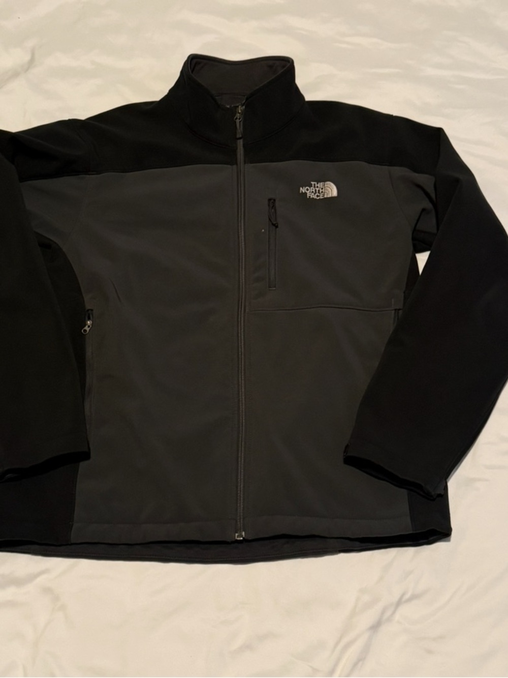 The North Face Men’s Large Gray Black Softshell Full Zip Jacket